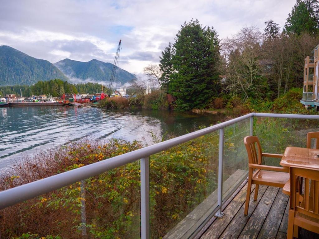 Waterfront View Of The Inlet, Short Walk To Town Lejlighed Tofino Eksteriør billede