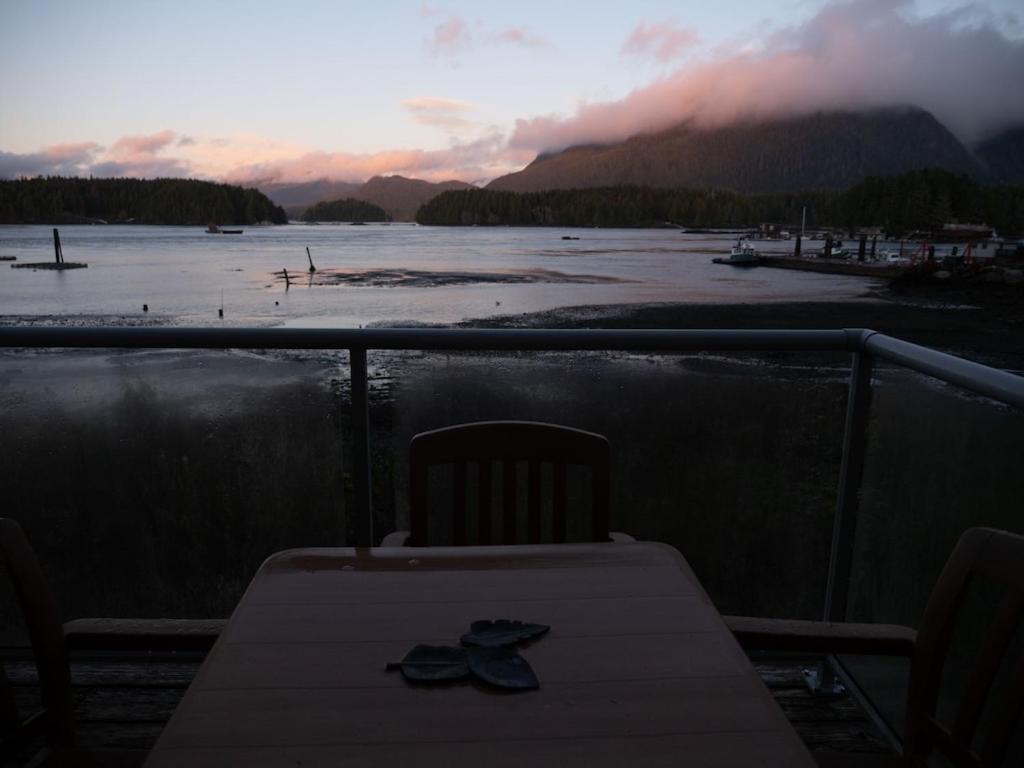 Waterfront View Of The Inlet, Short Walk To Town Lejlighed Tofino Eksteriør billede